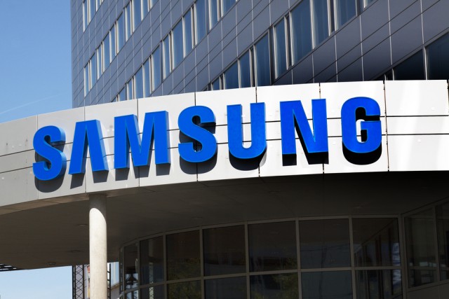 Samsung-logo-building-e1466158246249